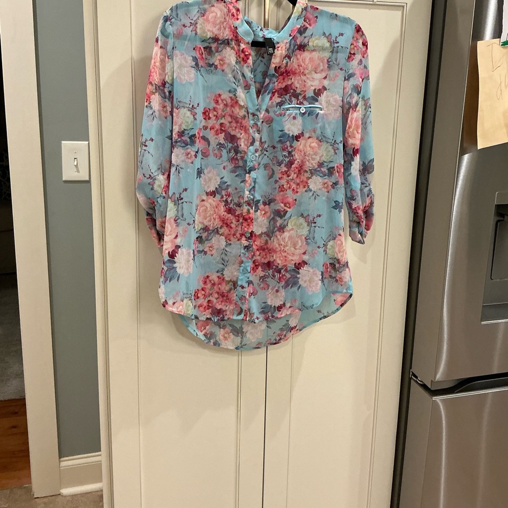 Kut from the Kloth ladies blouse size large.